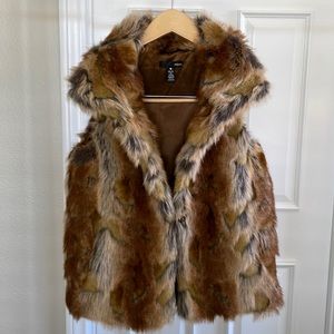 Aqua Faux fur sleeveless vest size S